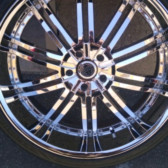 26 inch rims w/ brand new tires - Picture 3 of 5